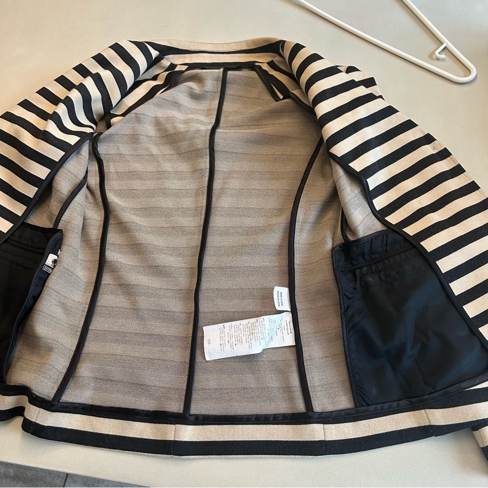 MaxMara Black and Tan Striped Tailored Blazer. size 10 - Picture 10 of 10